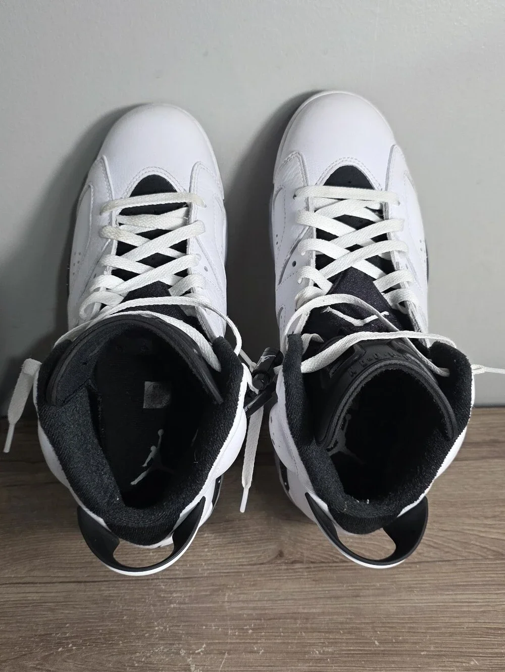 Air Jordan 6 Retro Reverse Oreo Size 9.5 Mens
